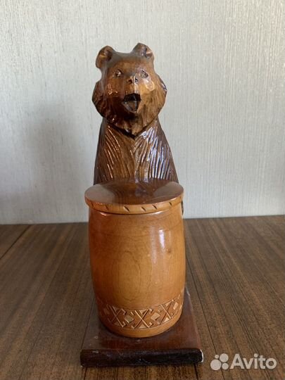 Статуэтка деревянная Медведь с бочонком меда