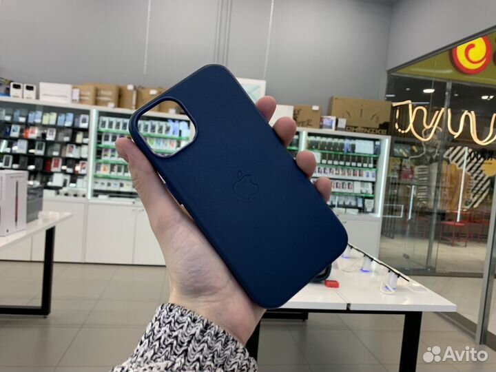 Кожаный чехол с MagSafe для iPhone 13