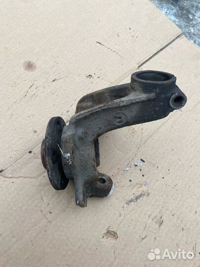 Поворотный кулак правый Volkswagen Polo 5 Rapid 1