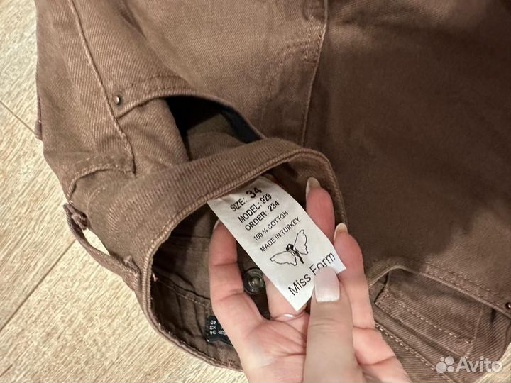 Коричневые джинсы 40