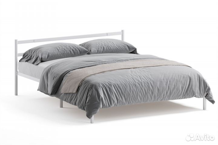 Кровать с матрасом