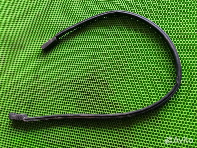 Уплотнитель капота на Hyundai Sonata IV EF 01-12