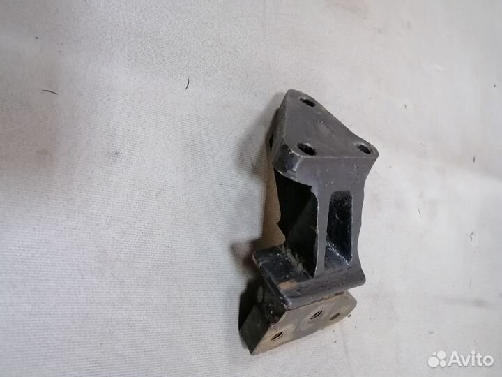Кронштейн опоры двс прав.Lifan Breez седан LF484Q1