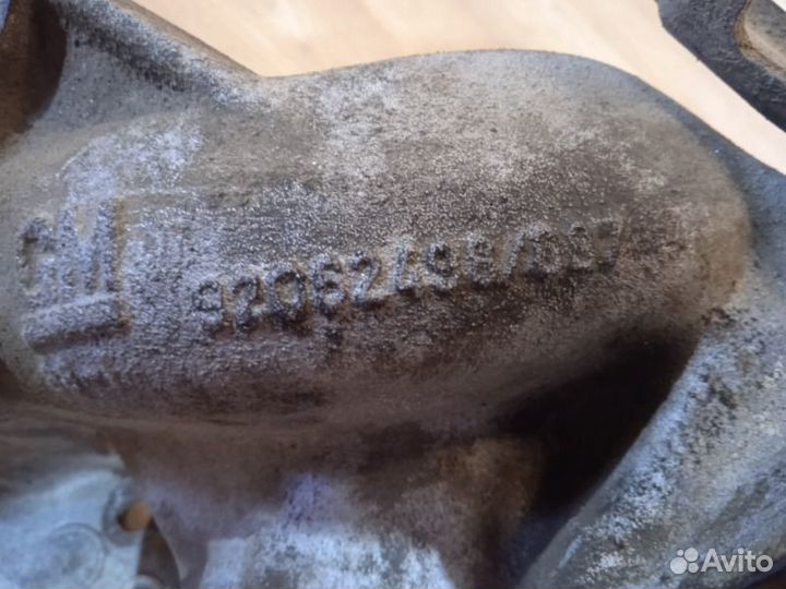 Коллектор впускной Daewoo Leganza V100 2.0 1999