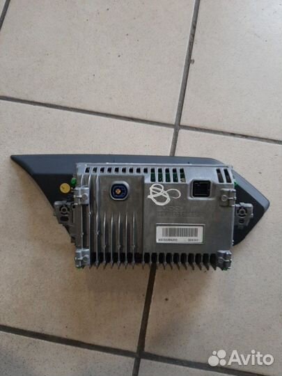 Монитор Mercedes E-Class W212