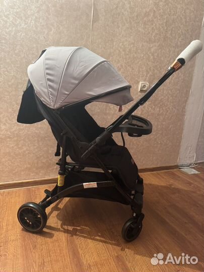 Коляска новая с перекидной ручкой