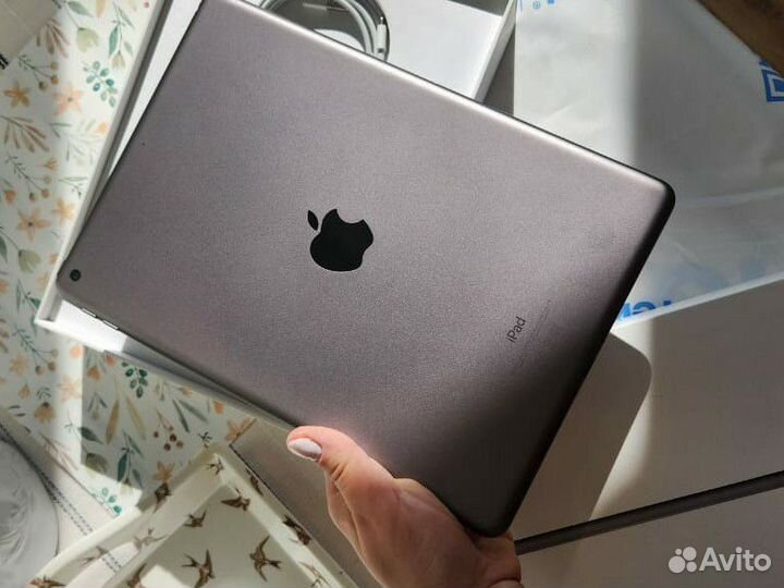 Планшет Apple iPad 7 32гб оригинальный