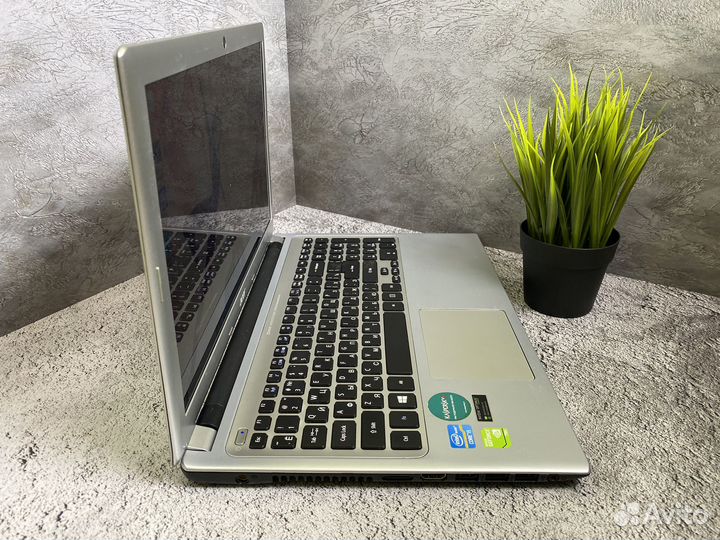 Быстрый ноутбук asus 2 видеокарты/SSD