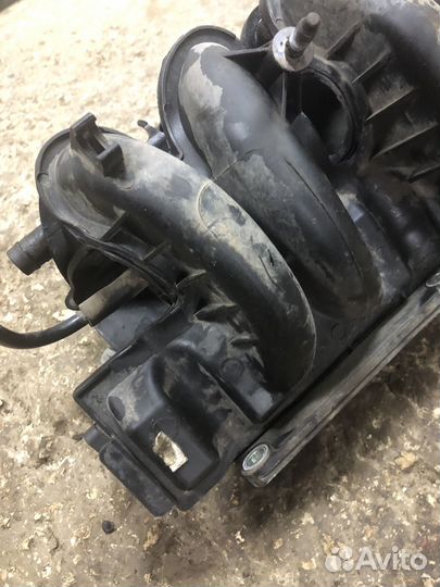 Впускной коллектор Renault Logan 1