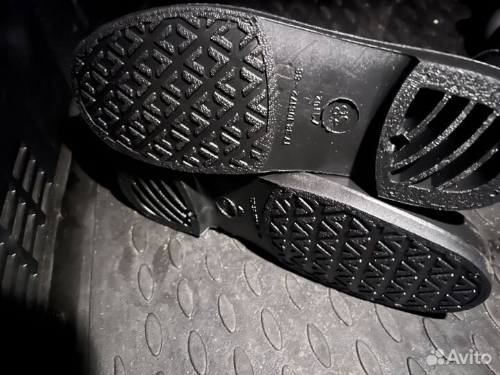 Сапоги резиновые женские 40 размера