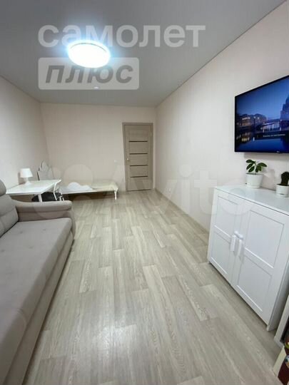 2-к. квартира, 42 м², 3/6 эт.