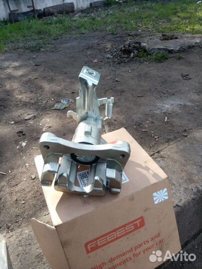 Суппорт задний правый Ниссан Примера новый