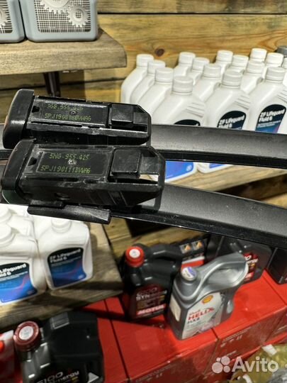 Щетки стеклоочистителя 8W1998002