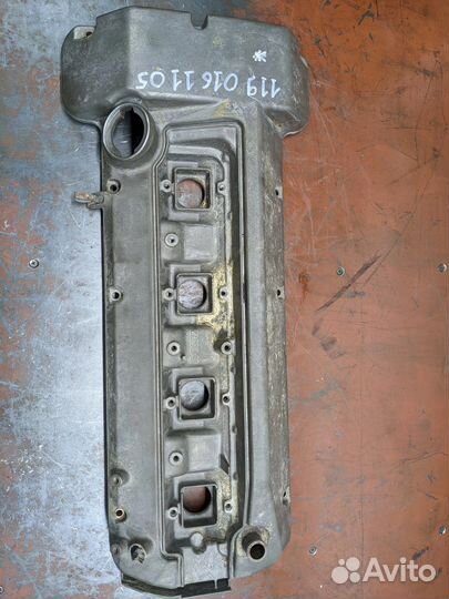 Клапанная крышка правая Mercedes Benz m119