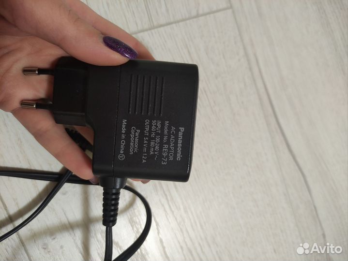 Зарядное устройстводля триммераPanasonicER-GP80