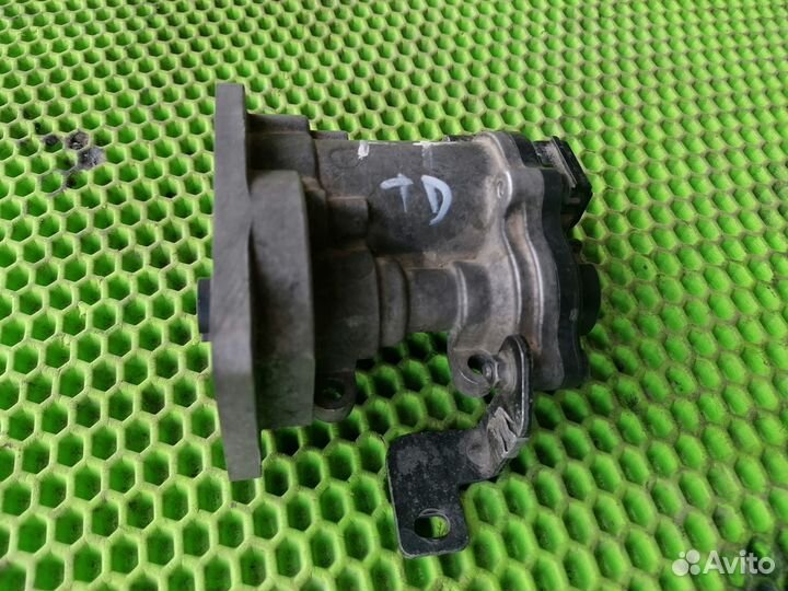 Клапан рециркуляции на Ford Focus II 2005-2011 TDI