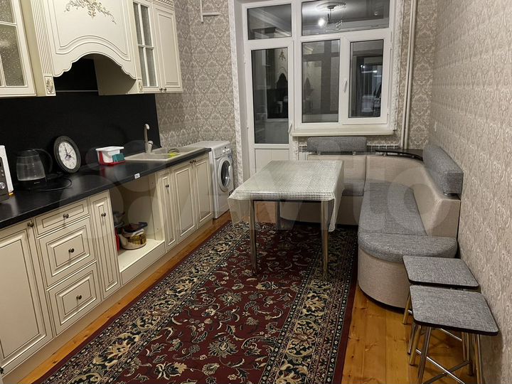 2-к. квартира, 72 м², 1/5 эт.