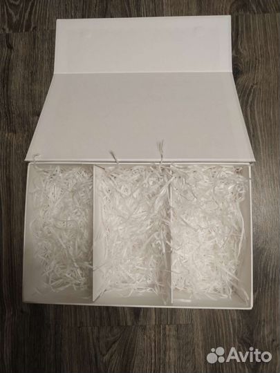 Подарочная коробка для елочных игрушек. Ариель