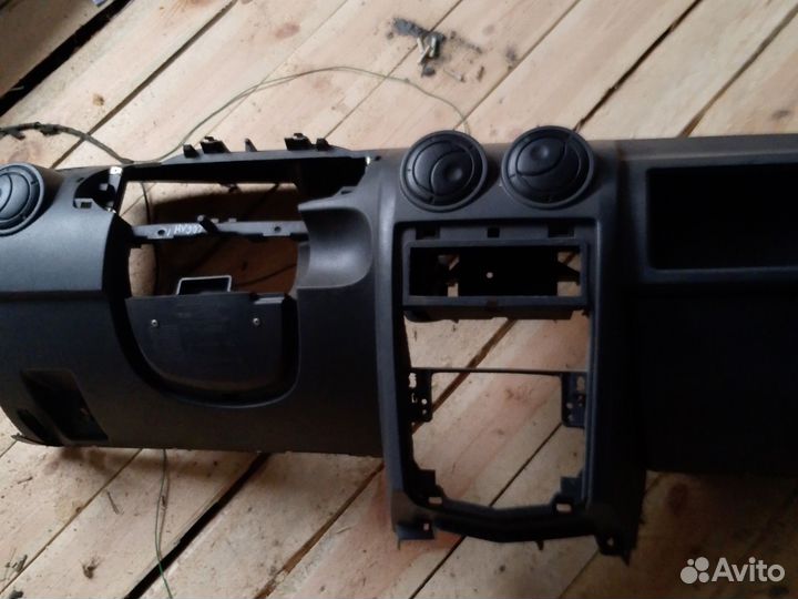 Торпедо Chevrolet Aveo t200