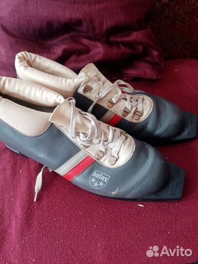 Лыжные ботинки