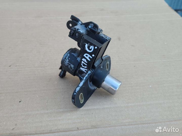 Кнопка открывания багажника Opel Astra G 1998-2005