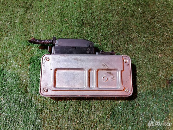 Блок управления двигателем 03C906024BJ Volkswagen