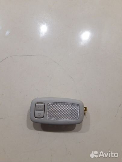 Плафон внутреннего освещения салона левый