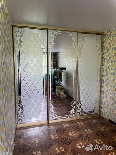 Раздвижная перегородка с матовым стеклом