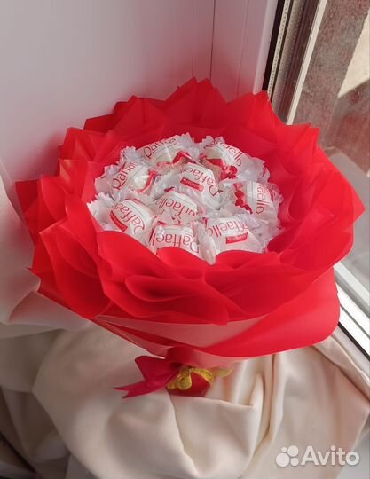 Букет из Рафаэлло на 1 сентября