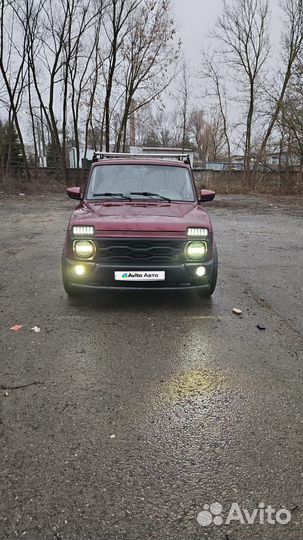 LADA 4x4 (Нива) 1.7 МТ, 2011, 210 000 км