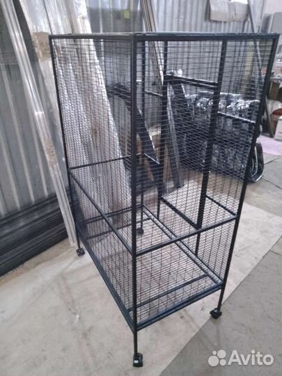 Большая клетка для птиц