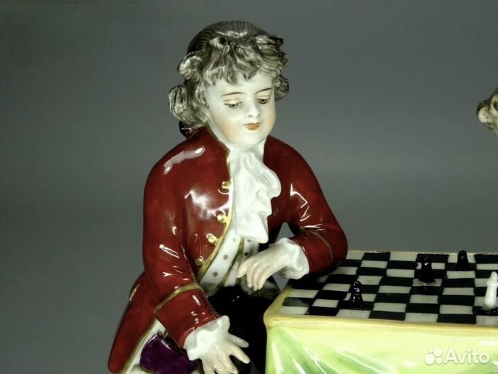 Фарфоровая статуэтка мануфактуры Gotha