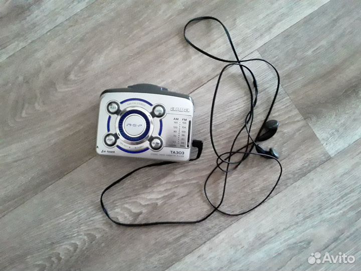 Кассетный плеер aiwa с наушниками