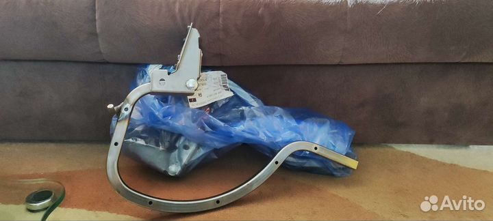 Петля крышки багажника volkswagen polo