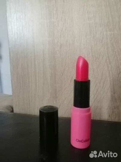 Помады Oriflame и Avon