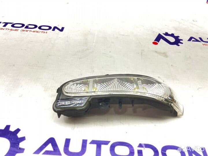 Повторитель поворота левый Mercedes E W211