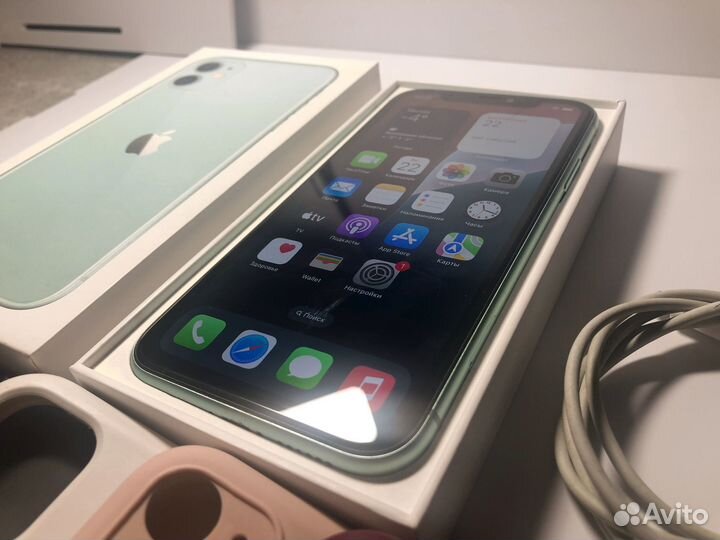 iPhone 11, 64 ГБ