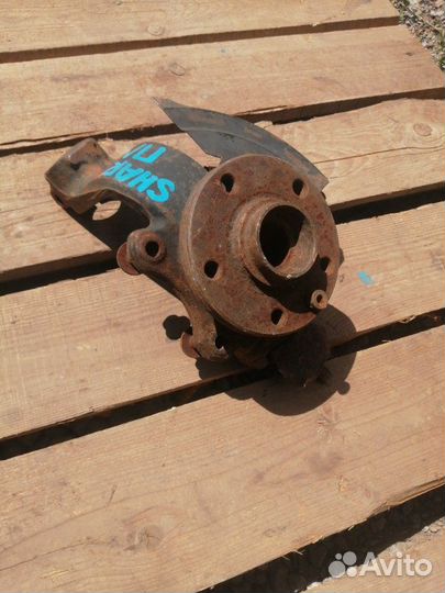 Кулак поворотный передний левый Volkswagen Sharan