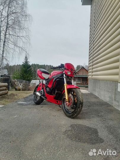 Suzuki Gsx 400F