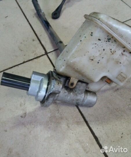 Главный тормозной цилиндр Kia Ceed 2 JD