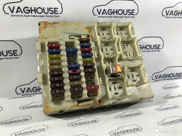 Блок предохранителей Ford Focus MK 1 2004