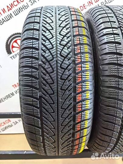 Goodyear UltraGrip 8 215/60 R16