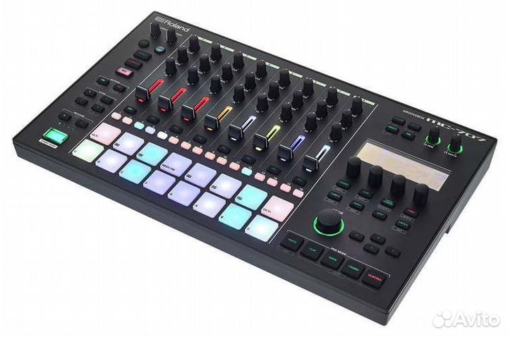 Roland MC-707 сэмплер/грувбокс новый