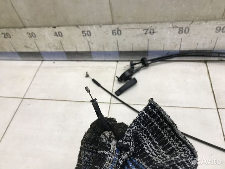 Трос открывания капота Duster 2012