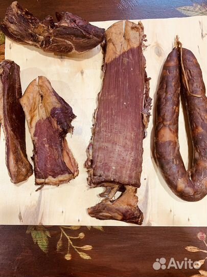 Копчёная конская колбаса казы, копчёное мясо