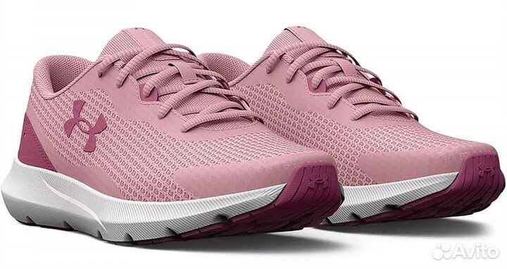 Женские кроссовки для бега Under Armour Surge 3