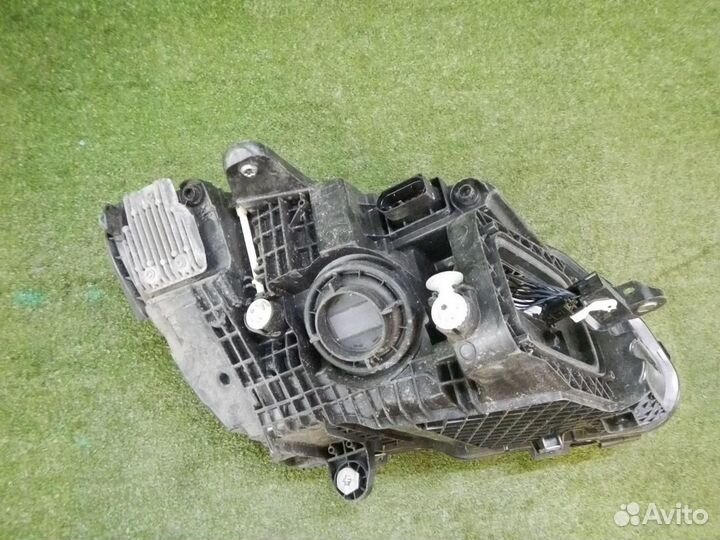 Фара левая Mercedes-Benz C-Class