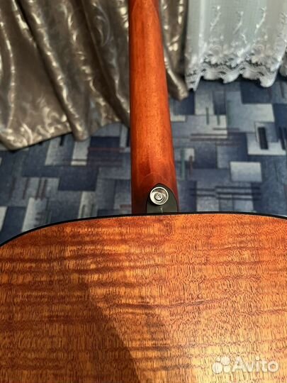 Акустическая гитара