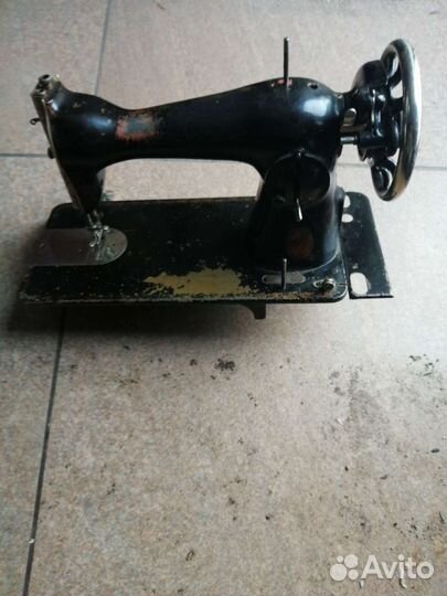 Швейная машина Подольск ножная