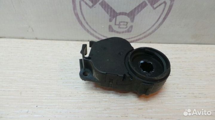 Моторчик привода заслонки печки Peugeot 308 T7 5FS